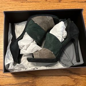 Nice fall peep toe shoe! Fun to dress up or down